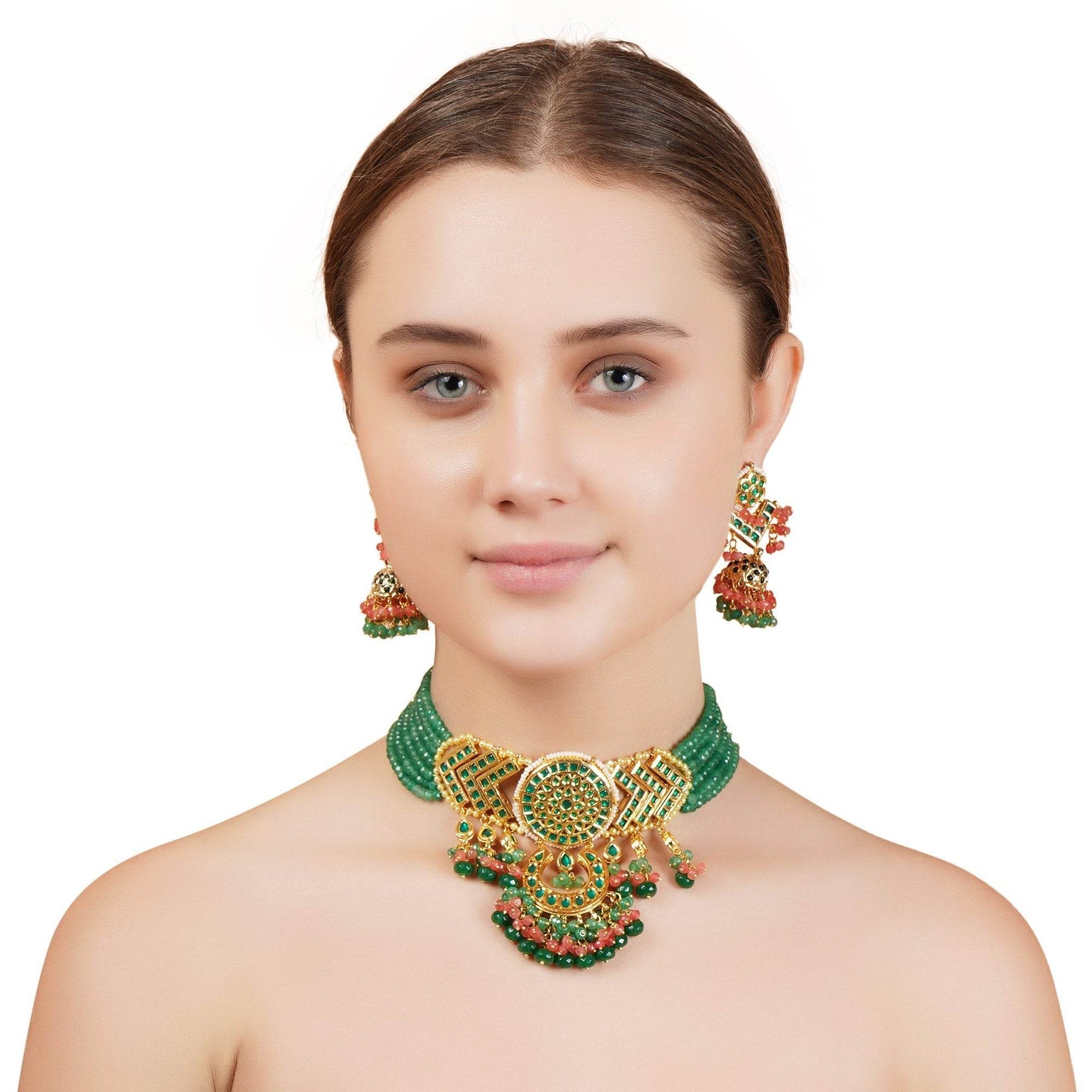 Kundan necklace set is a must-have for women looking to add a touch of elegance and luxury to their ensemble - Auraa Trends
