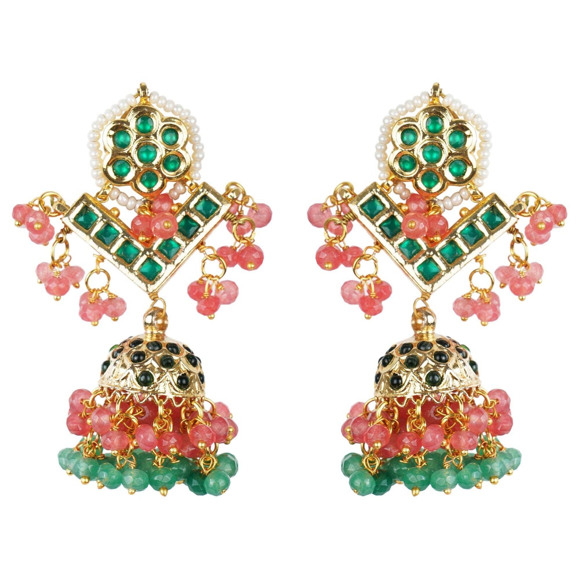 Kundan necklace set is a must-have for women looking to add a touch of elegance and luxury to their ensemble - Auraa Trends