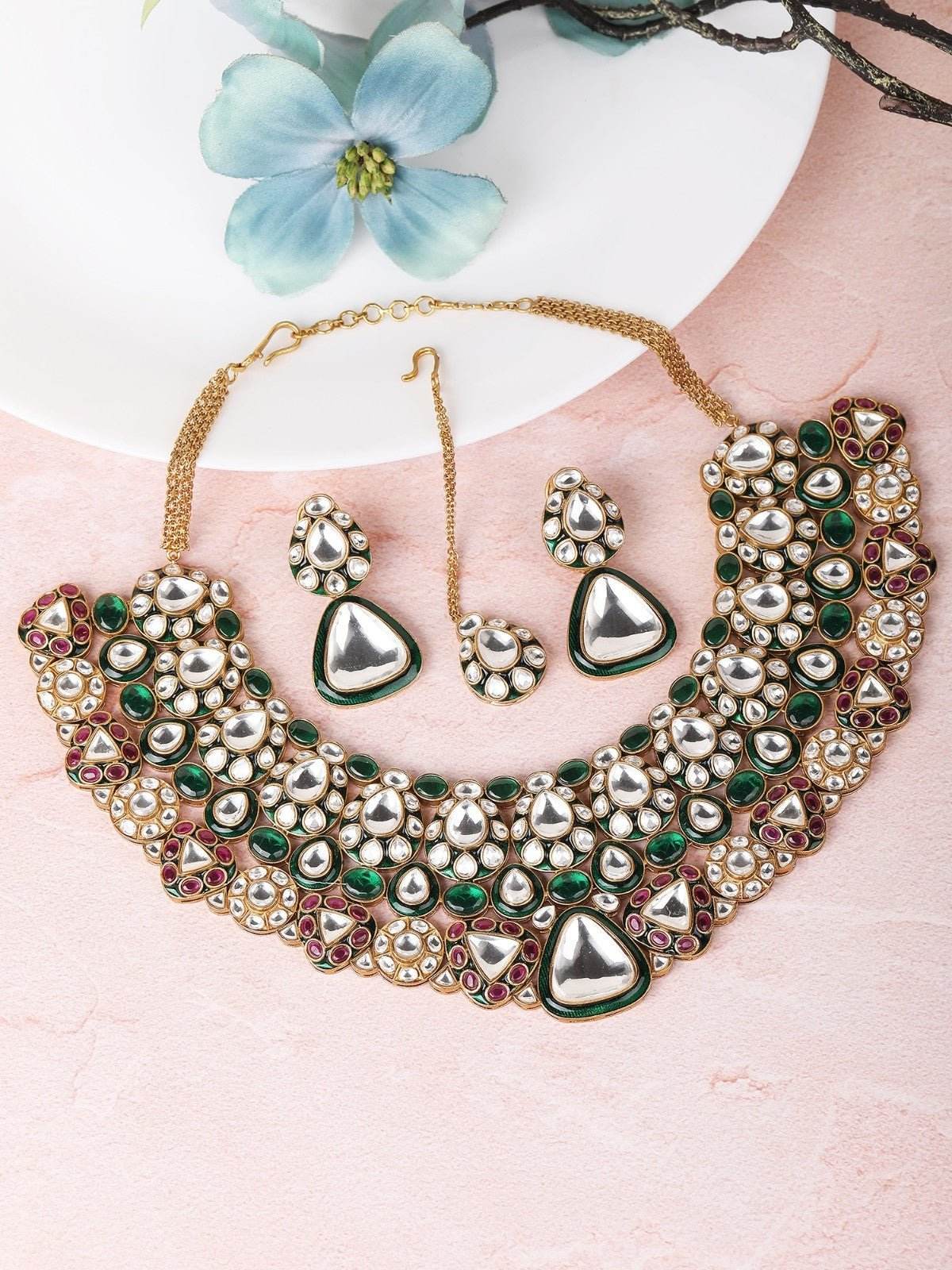 Kundan Polki Choker Necklace Set with Earrings and Maangtikka - Auraa Trends