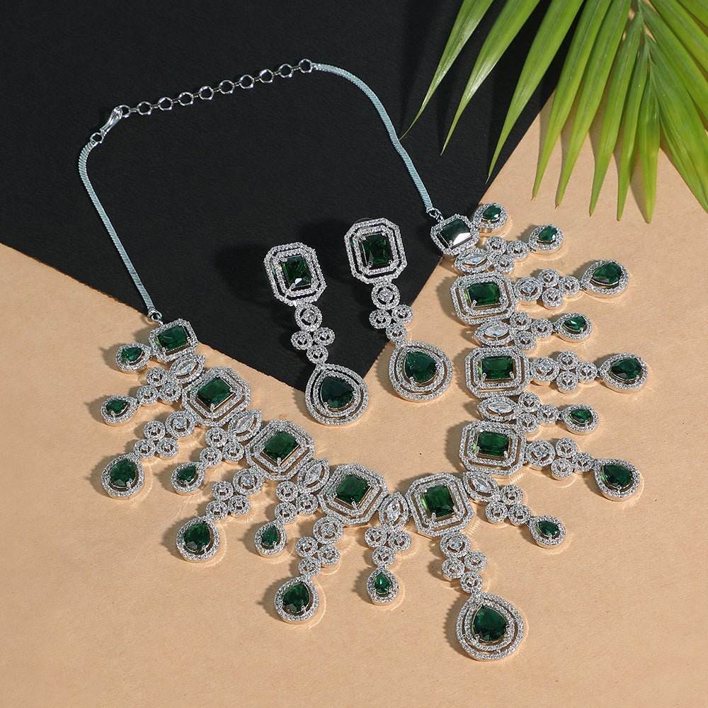 Luxurious Emerald and Diamond-Studded Silver Necklace Set - Auraa Trends