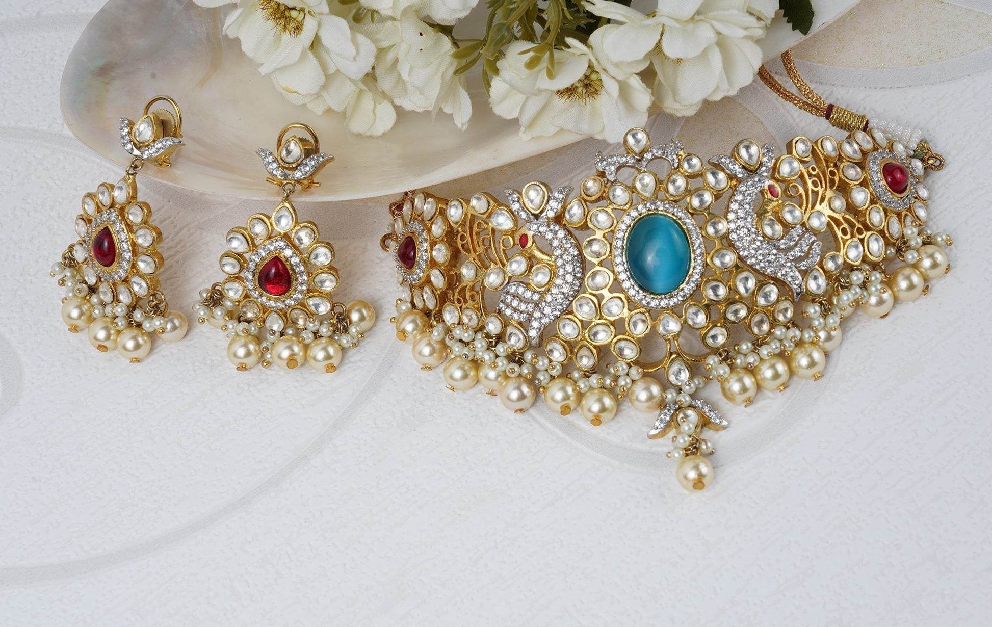 Luxurious Kundan and Diamonte Necklace Set - Auraa Trends