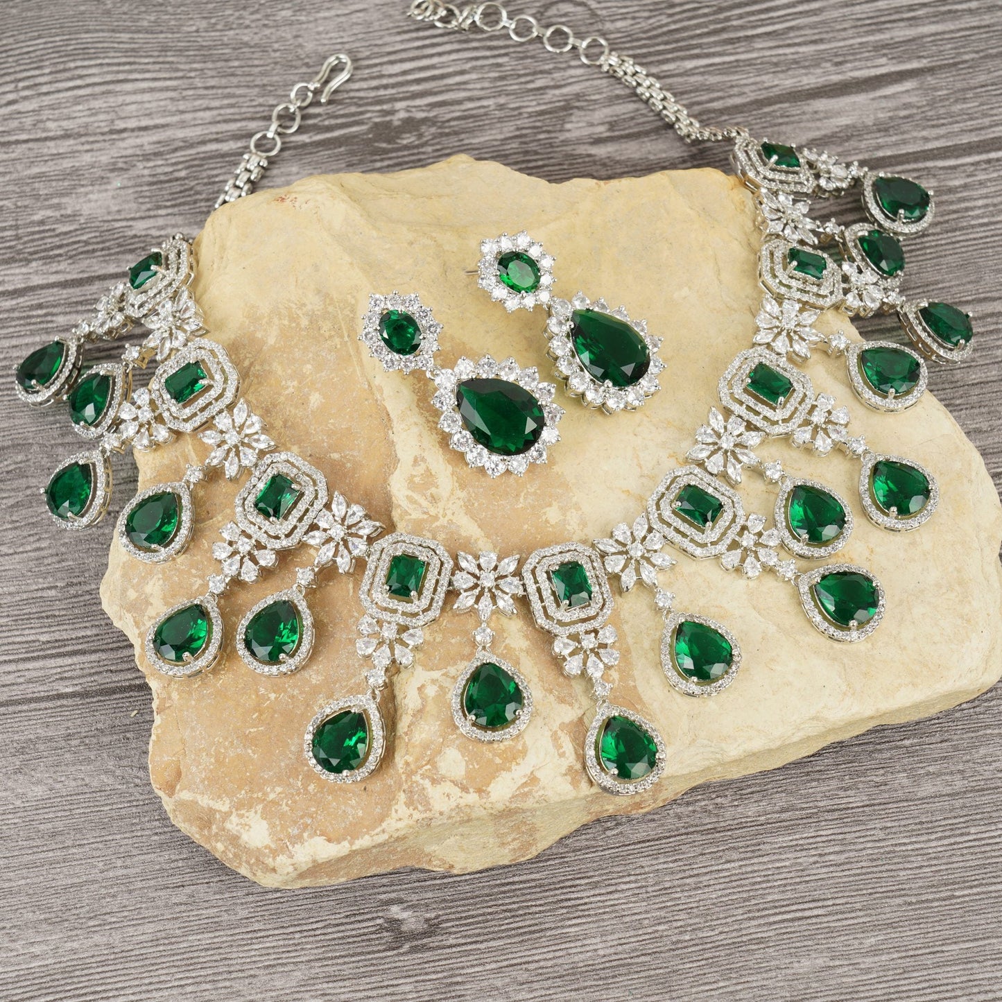Luxurious Necklace Set for Women - Auraa Trends - Necklace Set - # - Auraa Trends - Luxurious Necklace Set for Women