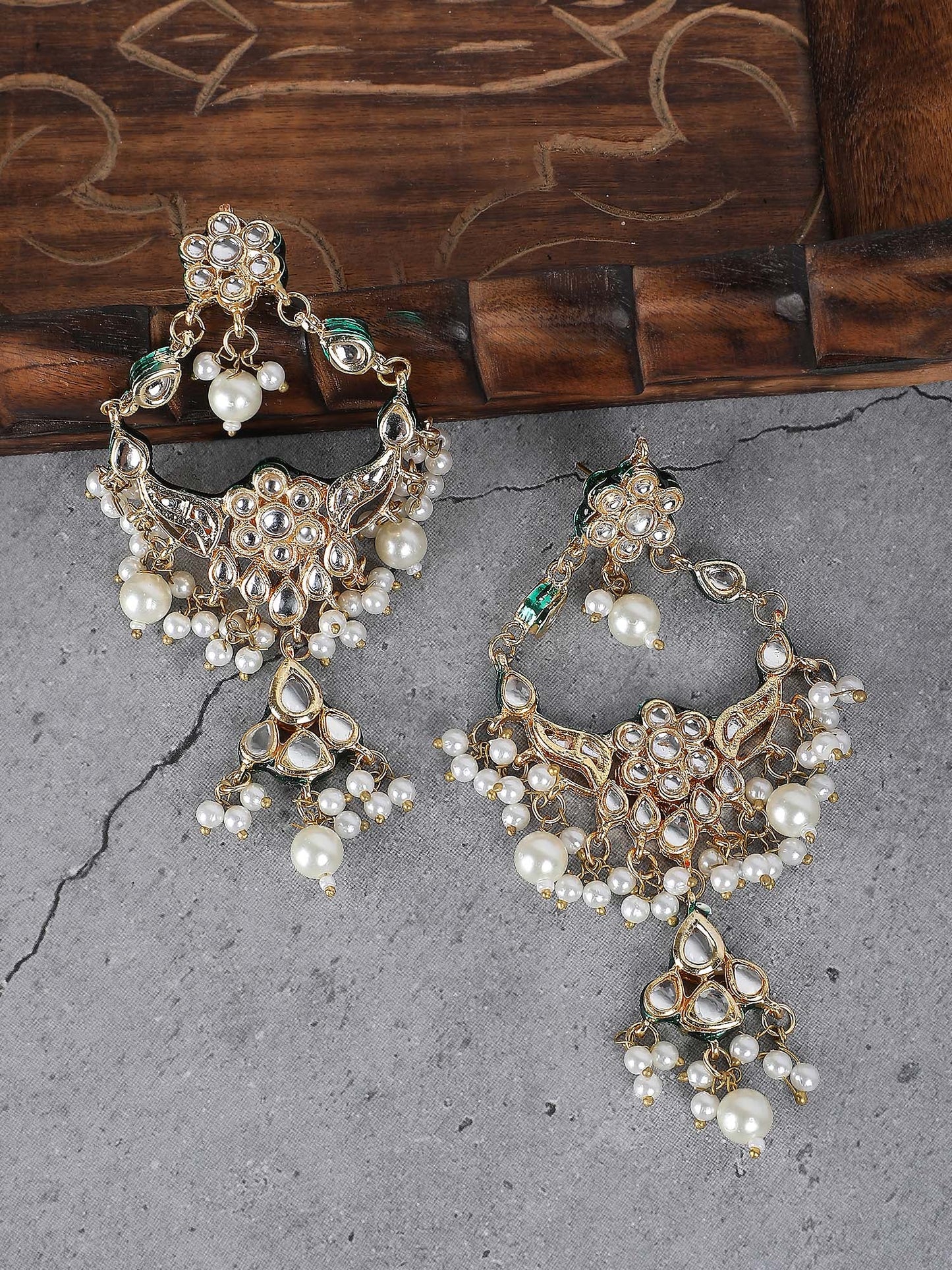Luxury Gold-Plated Chandelier Earrings with Kundan Detailing - Auraa Trends - Chandelier Earrings - Earrings New Arrivals