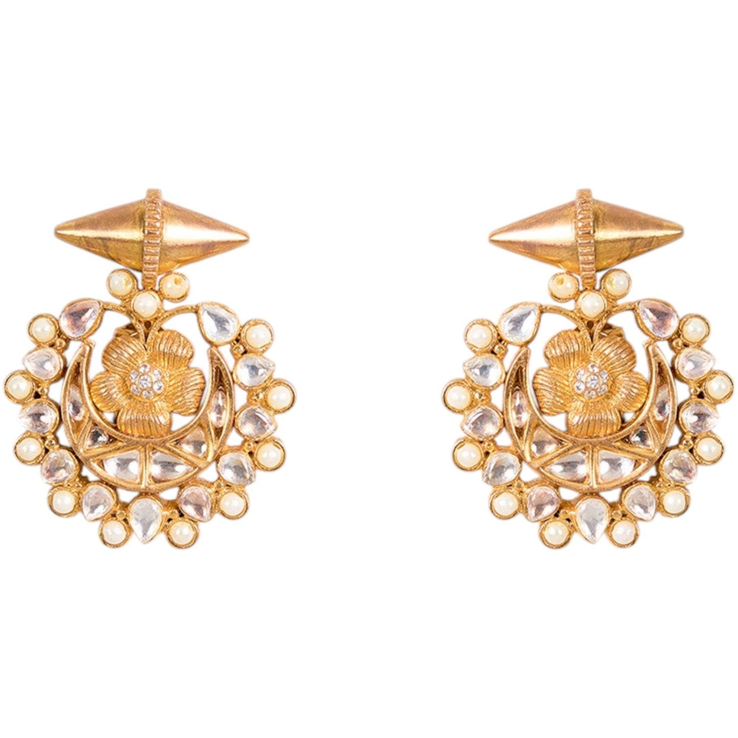 Matte Gold-Plated Kundan Stud Earrings with Floral Motif - Auraa Trends