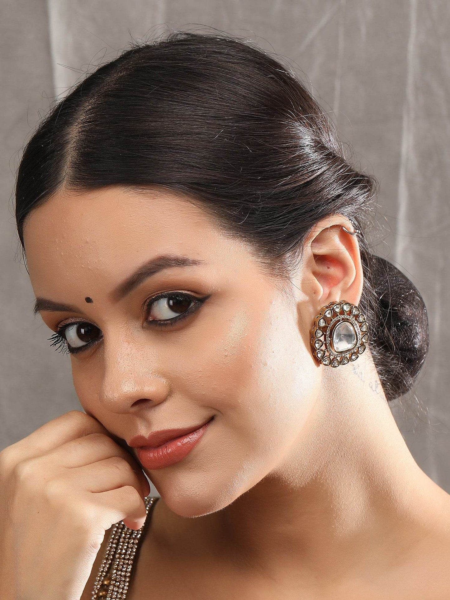 Moissanite Stud Earrings - Timeless Elegance - Auraa Trends