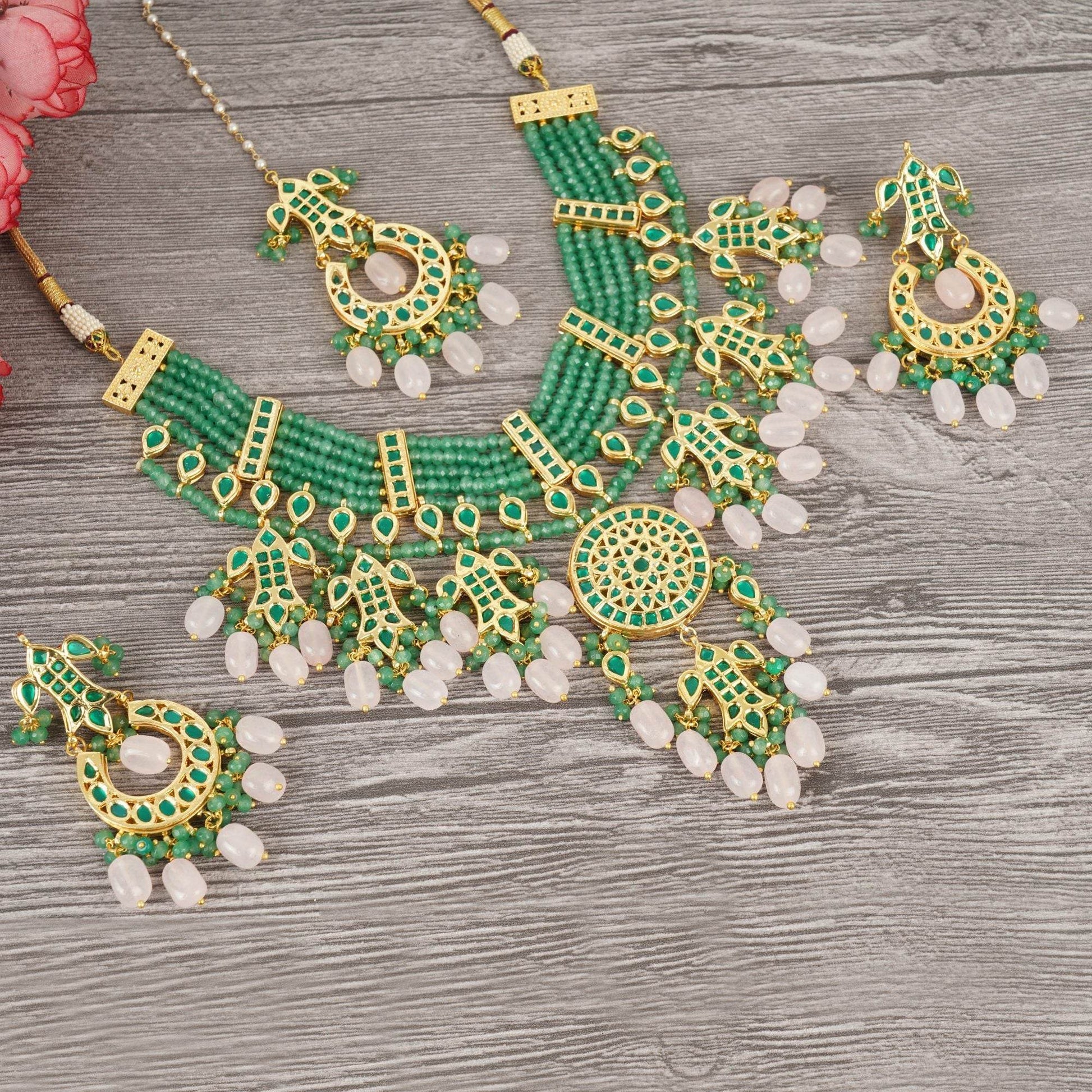 necklace set Made with high-quality materials, this necklace set - Auraa Trends
