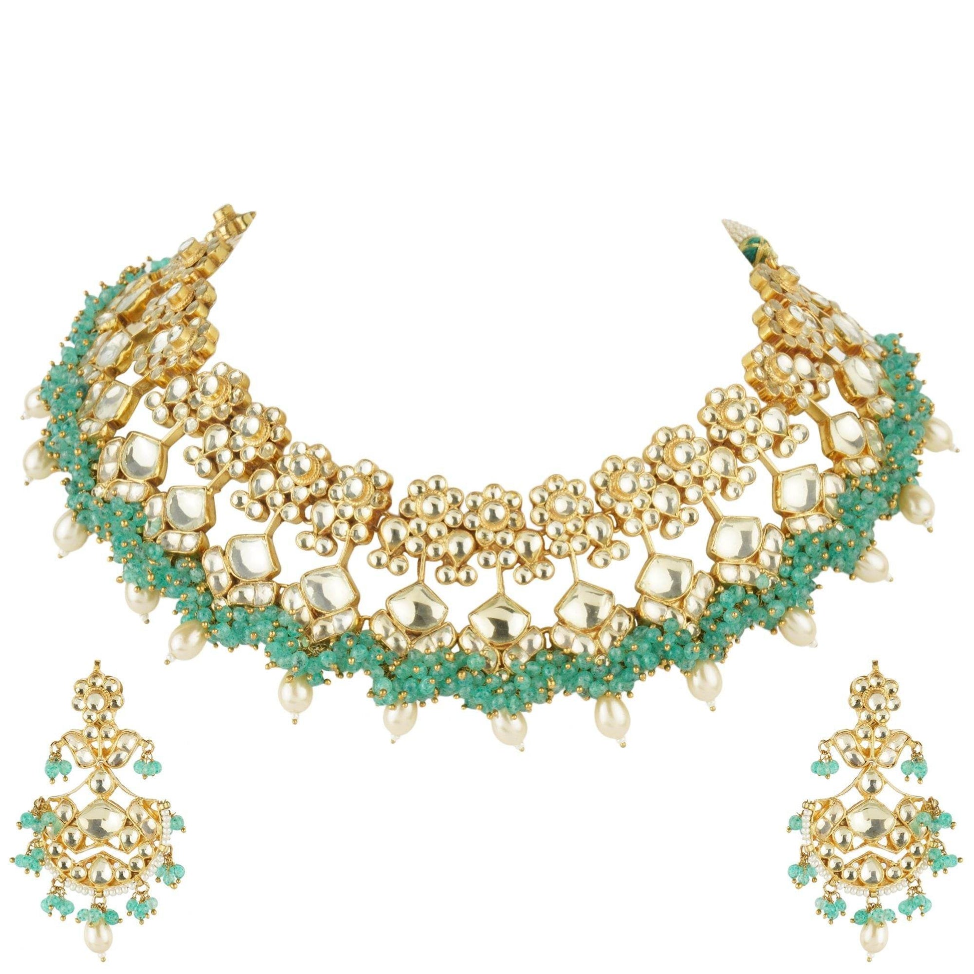 Noble Kundan Necklace Set with Green Embelishments - Auraa Trends