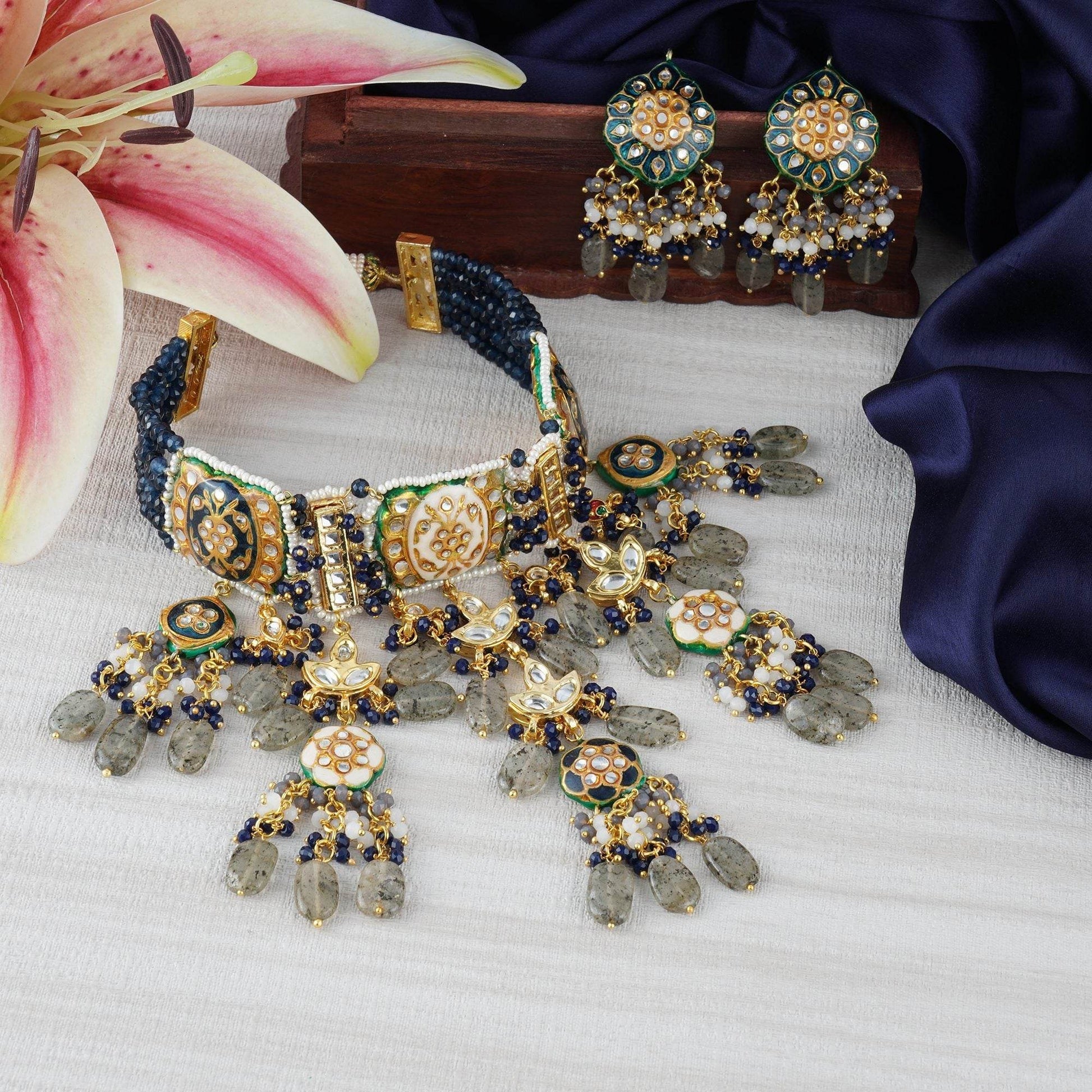 Noble Kundan Necklace Set with Grey and Green Semi Precious Stone - Auraa Trends