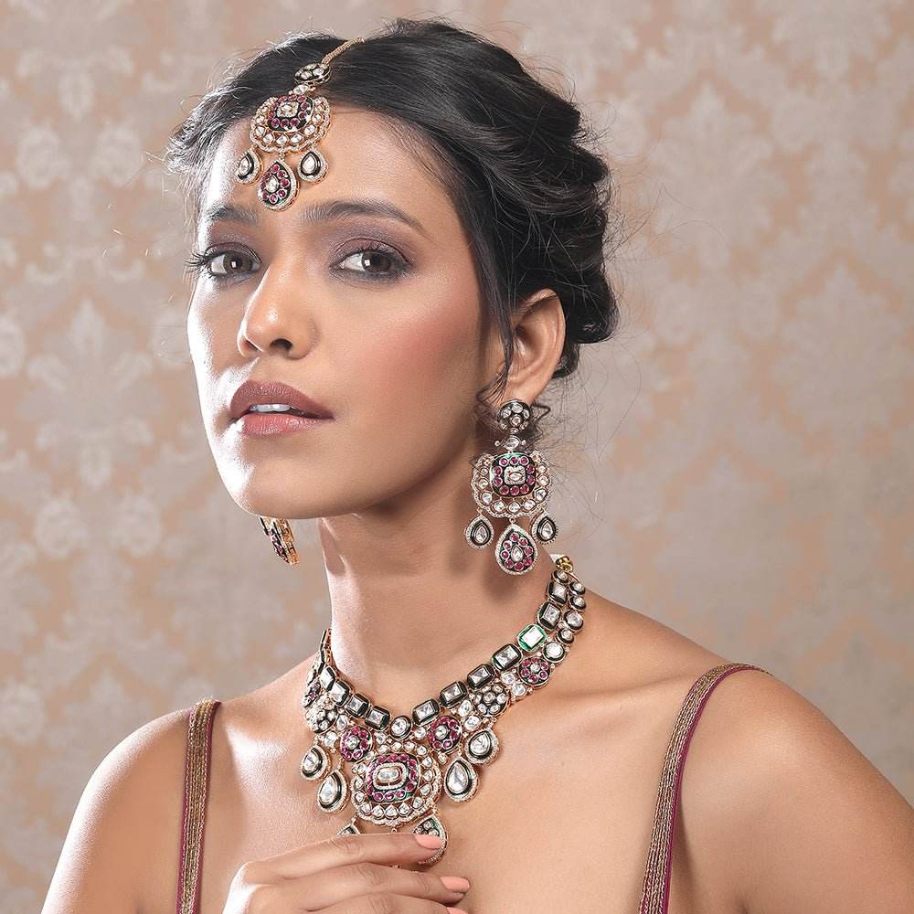 Polki Necklace Set with matching earrings - Auraa Trends