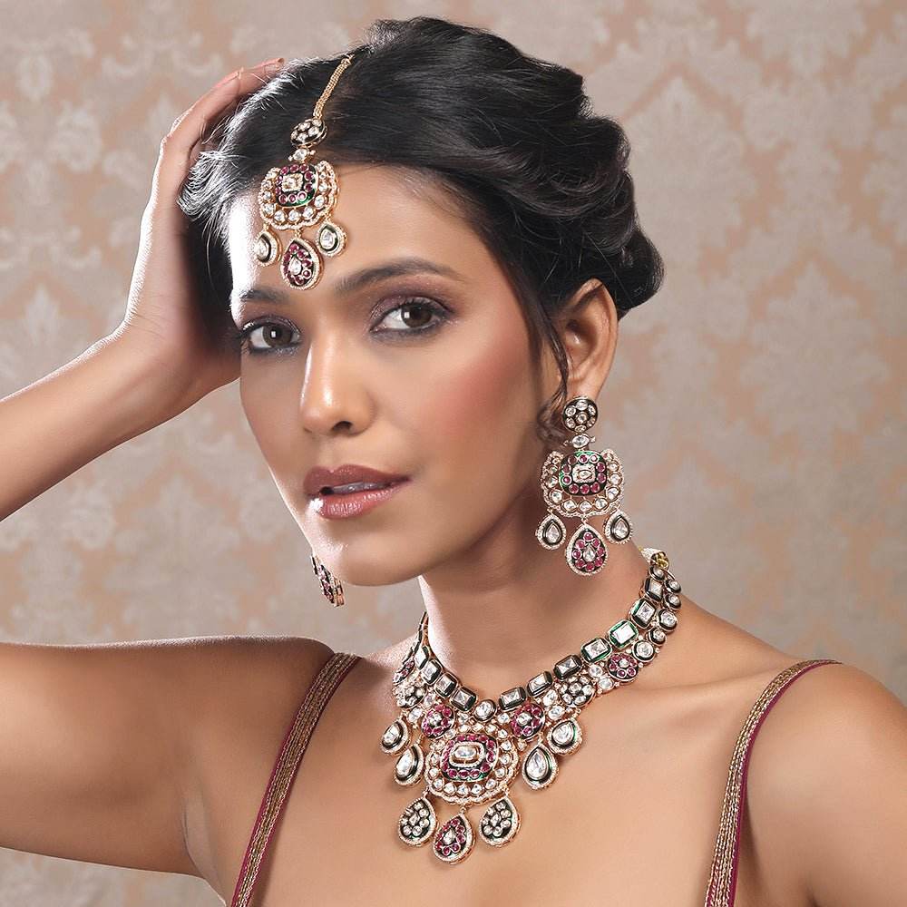 Polki Necklace Set with matching earrings - Auraa Trends