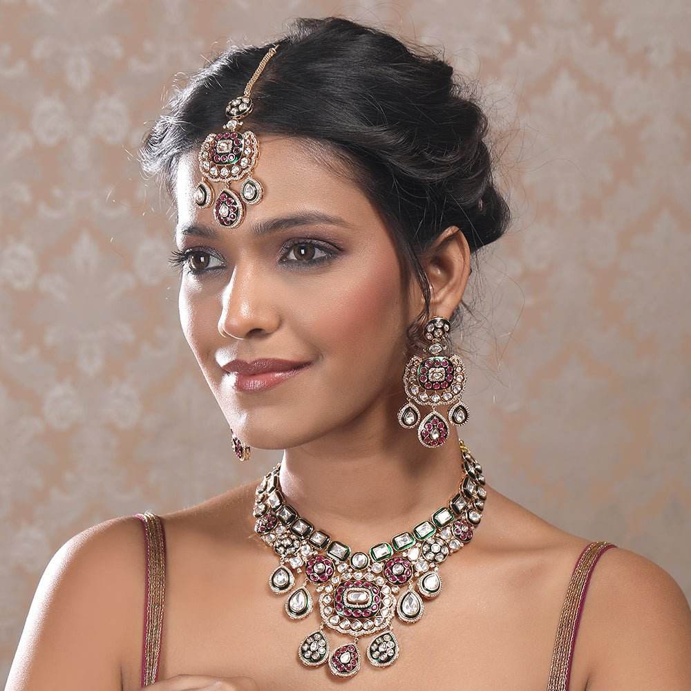 Polki Necklace Set with matching earrings - Auraa Trends