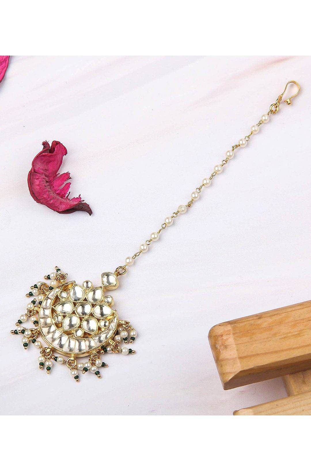 Queenly Gold Plated Kundan Maangtikka - Auraa Trends