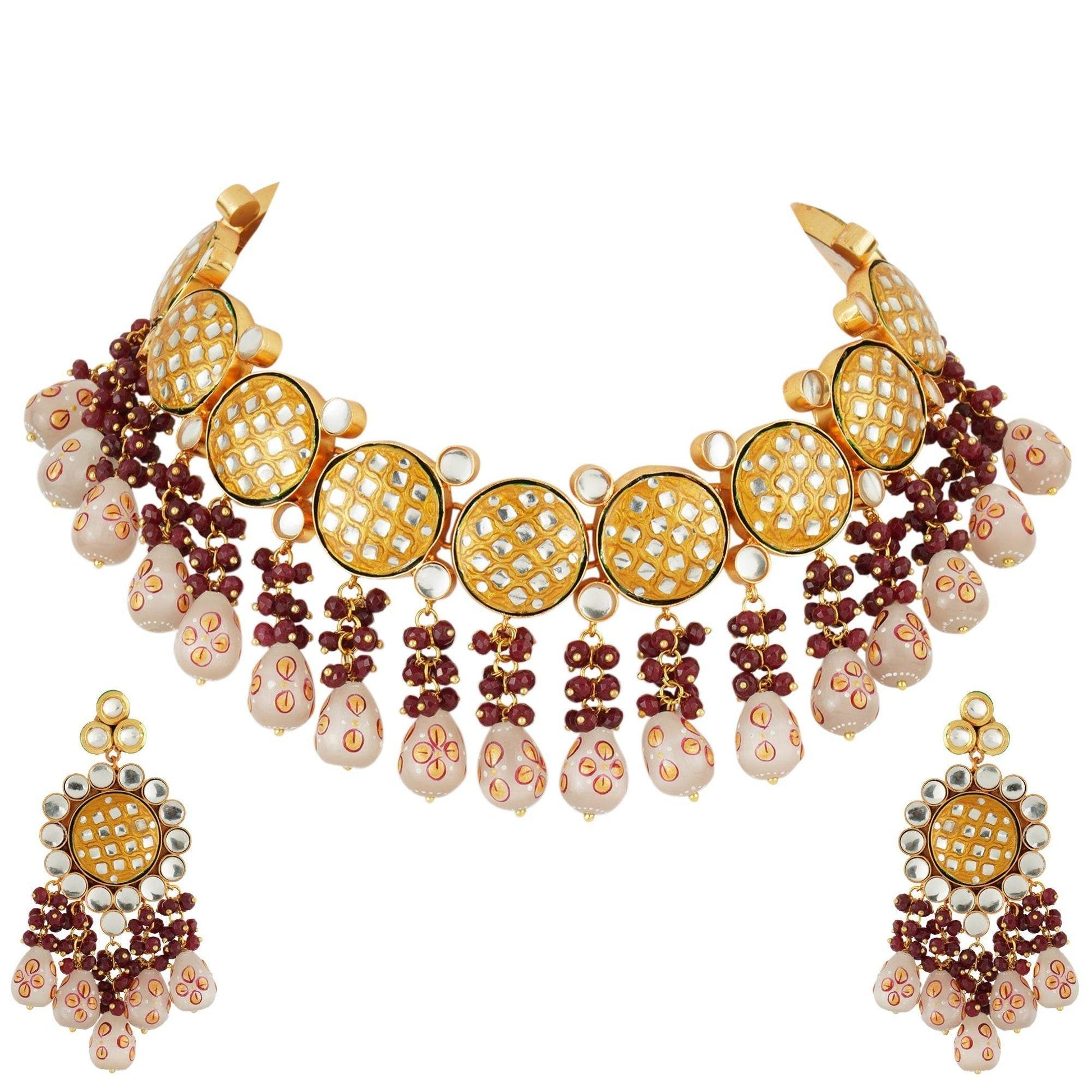 Queenly Kundan Necklace Set with Embelishments - Auraa Trends