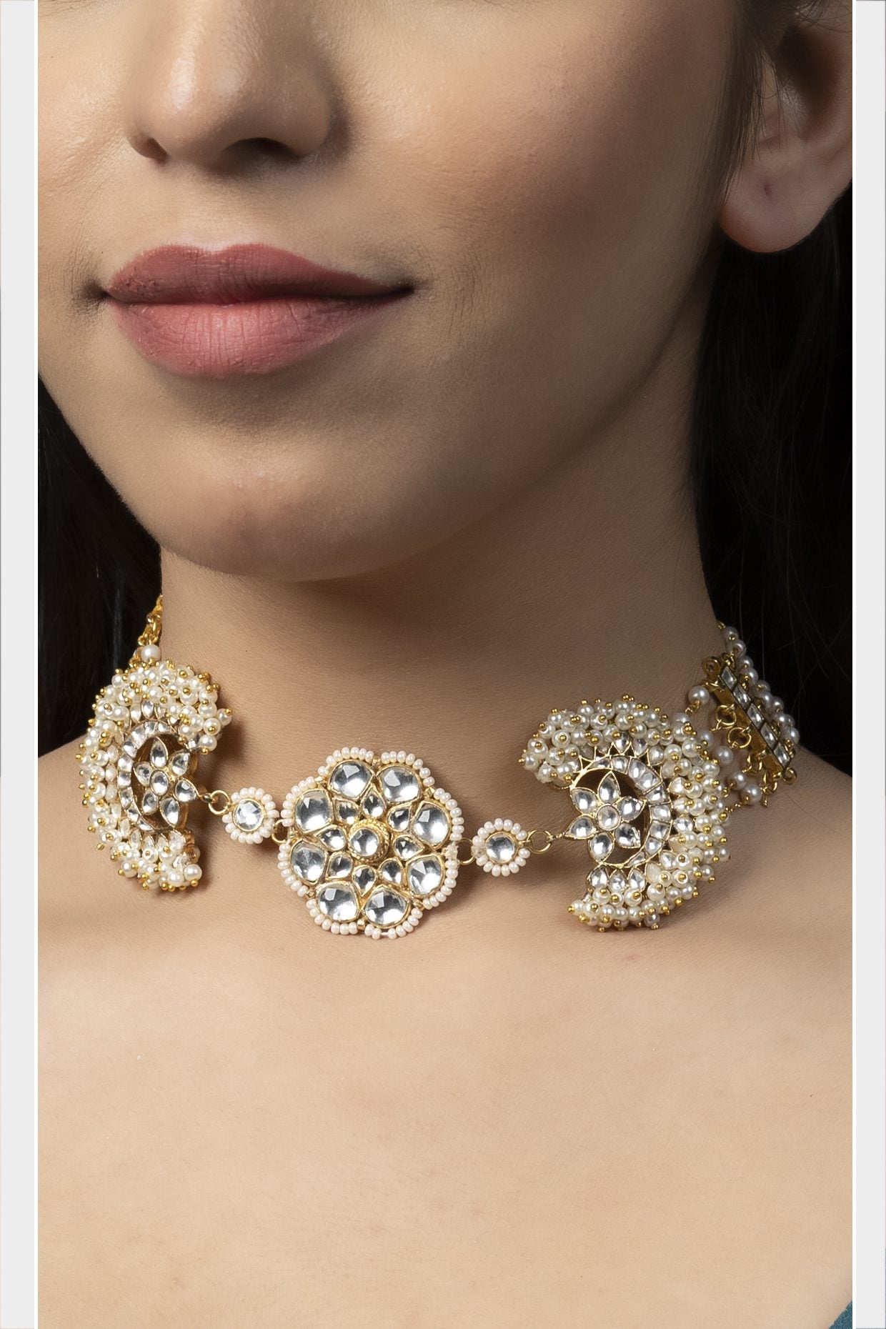 Refined Gold Plated Kundan Choker Necklace Set - Auraa Trends - Choker - Refined Gold Plated Kundan Choker Necklace Set
