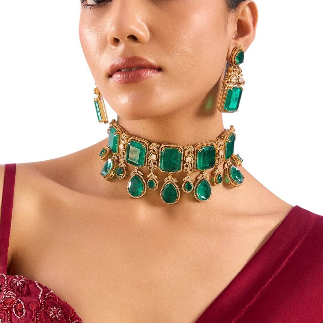 Regal Emerald Drop Choker Necklace Set with Matching Earrings - Auraa Trends