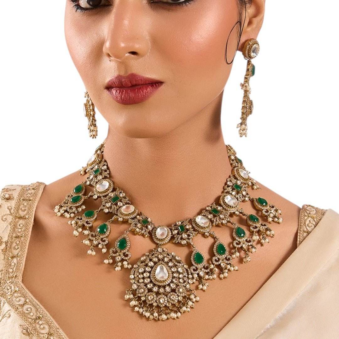 Regal Kundan & Emerald Bridal Necklace Set with Earrings - Auraa Trends