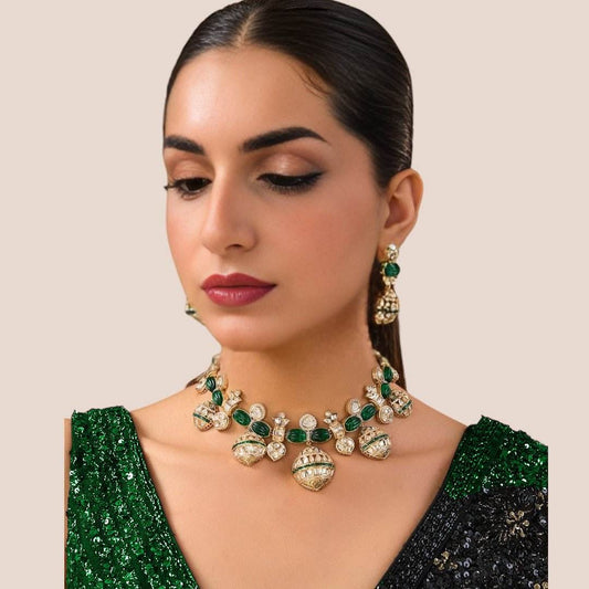 Resplendent Kundan Green Necklace Set with Jhumka Earrings. - Auraa Trends