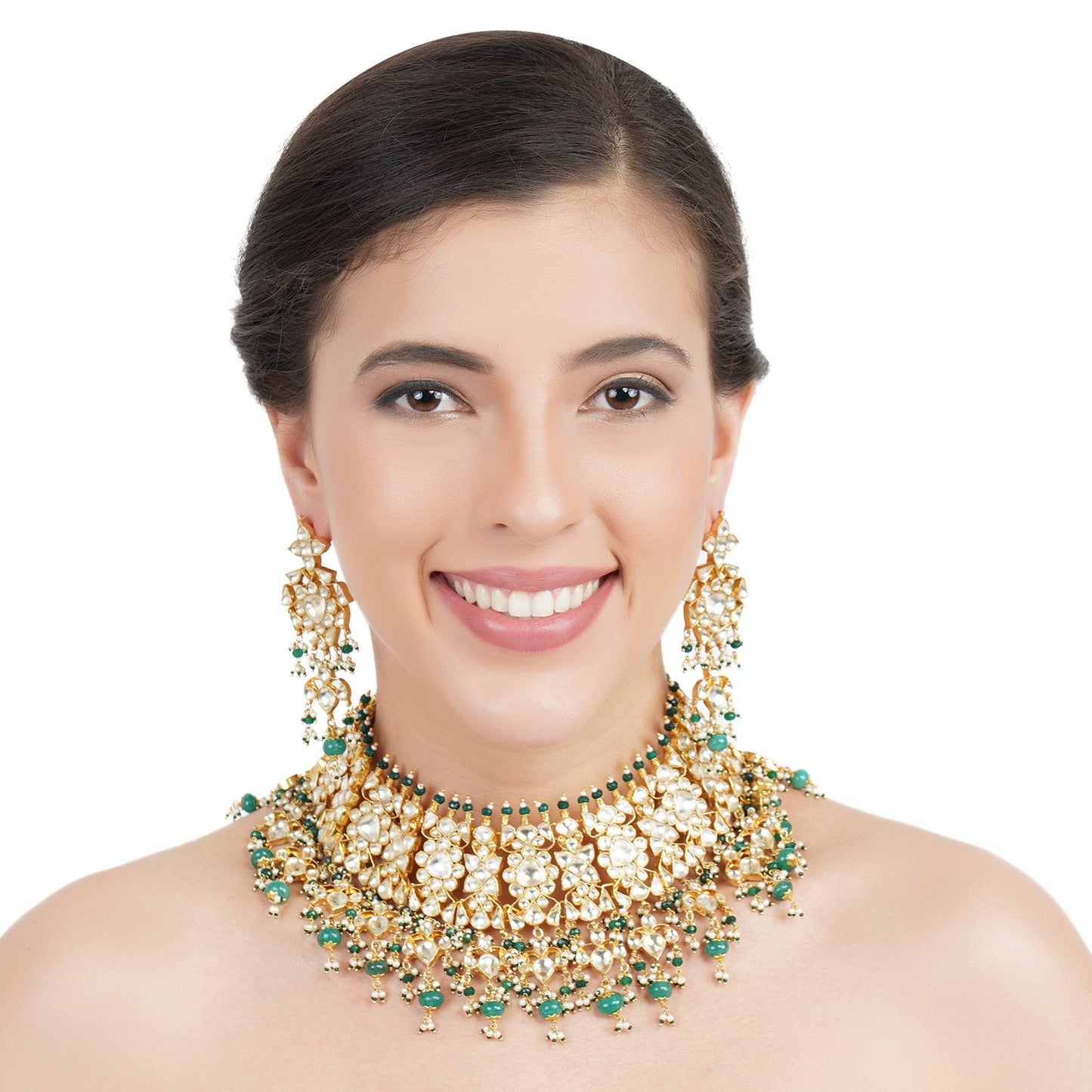 Resplendent Kundan Necklace Set with Emerald Accents - Auraa Trends - Necklaces Resplendent Kundan Necklace Set with Emerald