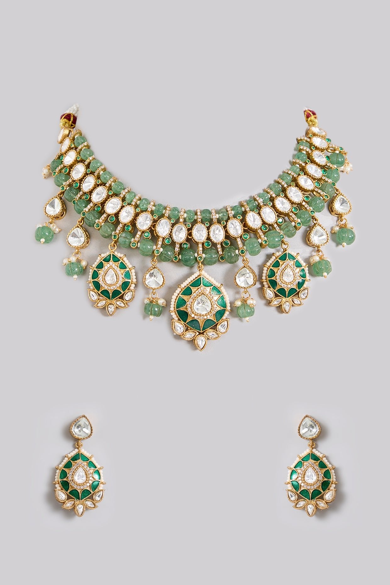 Royal Emerald Drop Kundan Choker Set with Pearl Detailing - Auraa Trends - choker - Green Kundan choker set Pearl choker