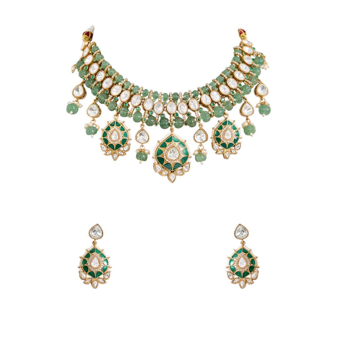 Royal Emerald Drop Kundan Choker Set with Pearl Detailing - Auraa Trends - elry set Rajasthani choker Heavy ethnic necklace