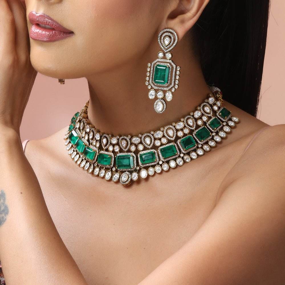 Royal Green Emerald Kundan Choker Set with Long Earrings – Traditional Indian Bridal Jewelry - Auraa Trends