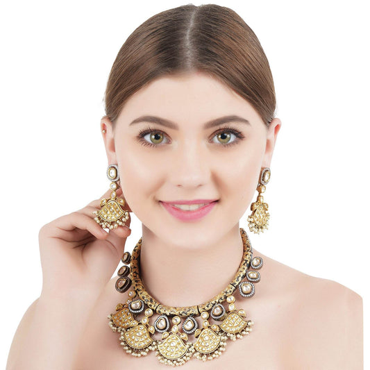 Royal Kundan Hasli Necklace Set - Auraa Trends