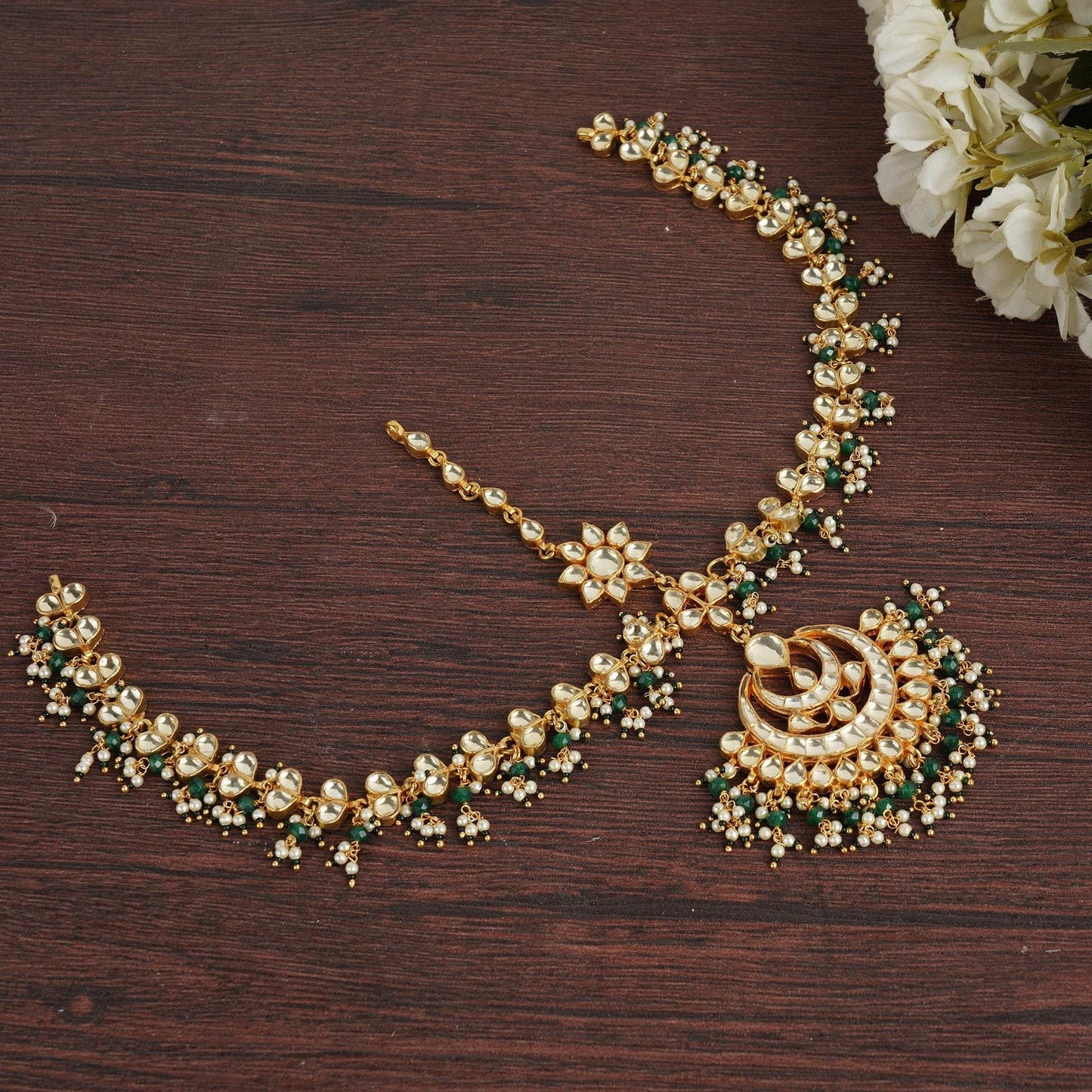 Royal Kundan Mathapatti with Pearl Detailing - Auraa Trends