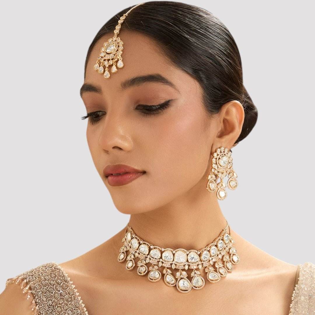 Royal Kundan Wedding Jewellery Set – Choker, Earrings & Maang Tikka - Auraa Trends