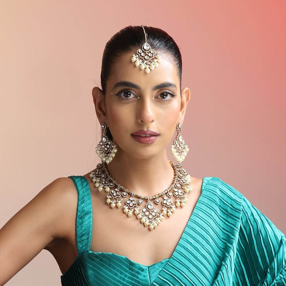 Royal Pearl Kundan Necklace Set – Traditional Elegance with Grand Chandbaali Vibes - Auraa Trends