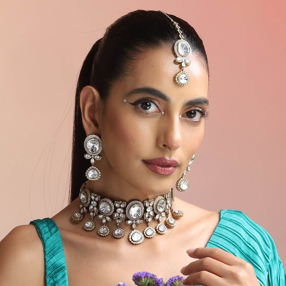 Royal Polki Kundan Bridal Choker Set with Maangtikka – Antique Gold and Mirror Finish - Auraa Trends