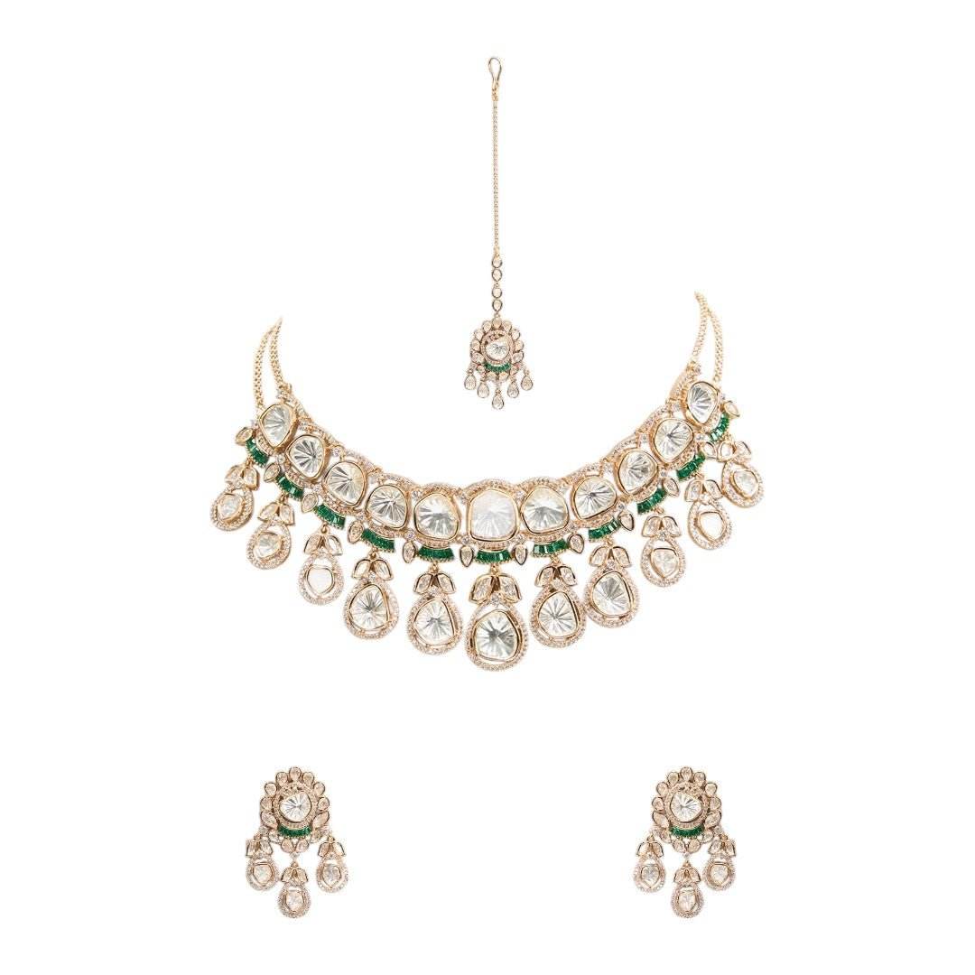 Stunning Gold-Plated Kundan Bridal Jewelry Set with Choker, Earrings Maang Tikka - Auraa Trends