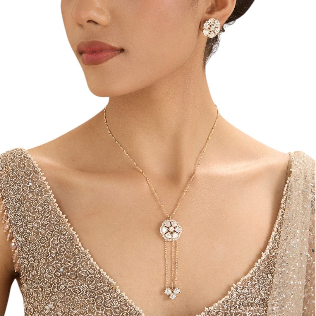 Stunning Gold - Plated Kundan Floral Necklace Set with Stud Kundan Earrings – Simple Ethnic Jewelry - Auraa Trends - necklace - - Auraa Trends - Gold - plated kundan minimalist necklace with floral pendant and double drop chains, complemented by matching flower - shaped stud earrings – perfect for festive and formal events.
