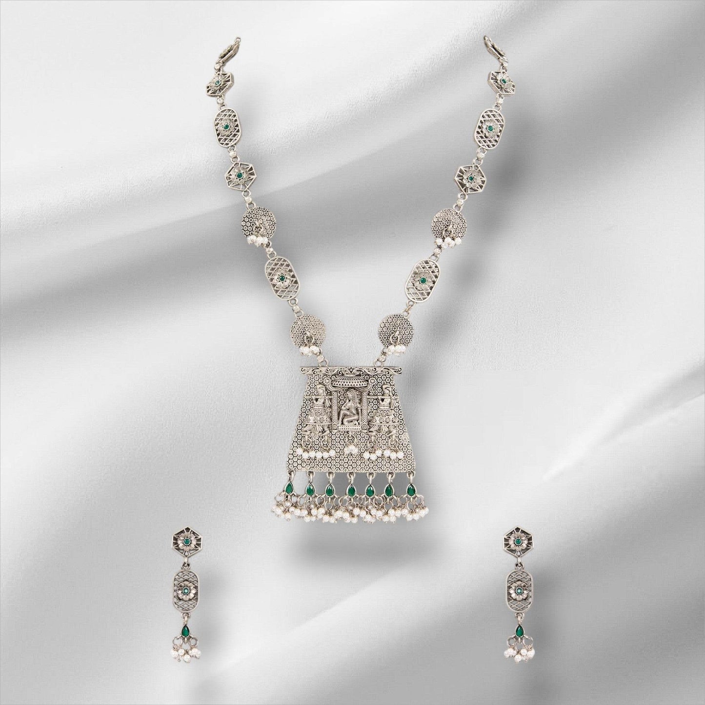 Temple-Inspired Oxidized Silver Necklace Set with Earring - Auraa Trends
