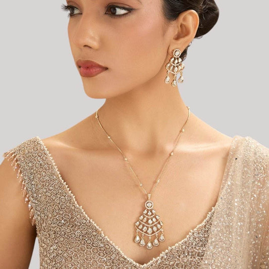 Timeless Kundan Necklace Set – Dainty Chain with Complementary Earrings - Auraa Trends