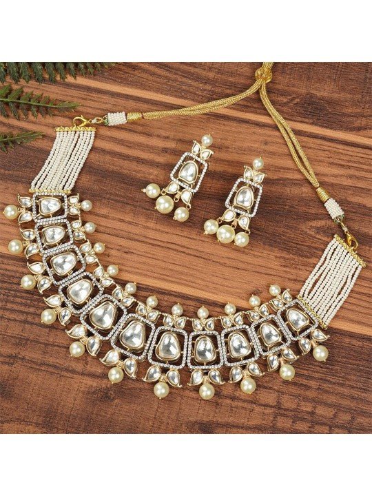 Traditional Kundan & Pearl Bridal Choker Necklace Set - Auraa Trends - Choker - Pearl Bridal Choker Necklace Set