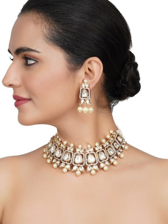 Traditional Kundan & Pearl Bridal Choker Necklace Set - Auraa Trends - Choker - Pearl Bridal Choker Necklace Set