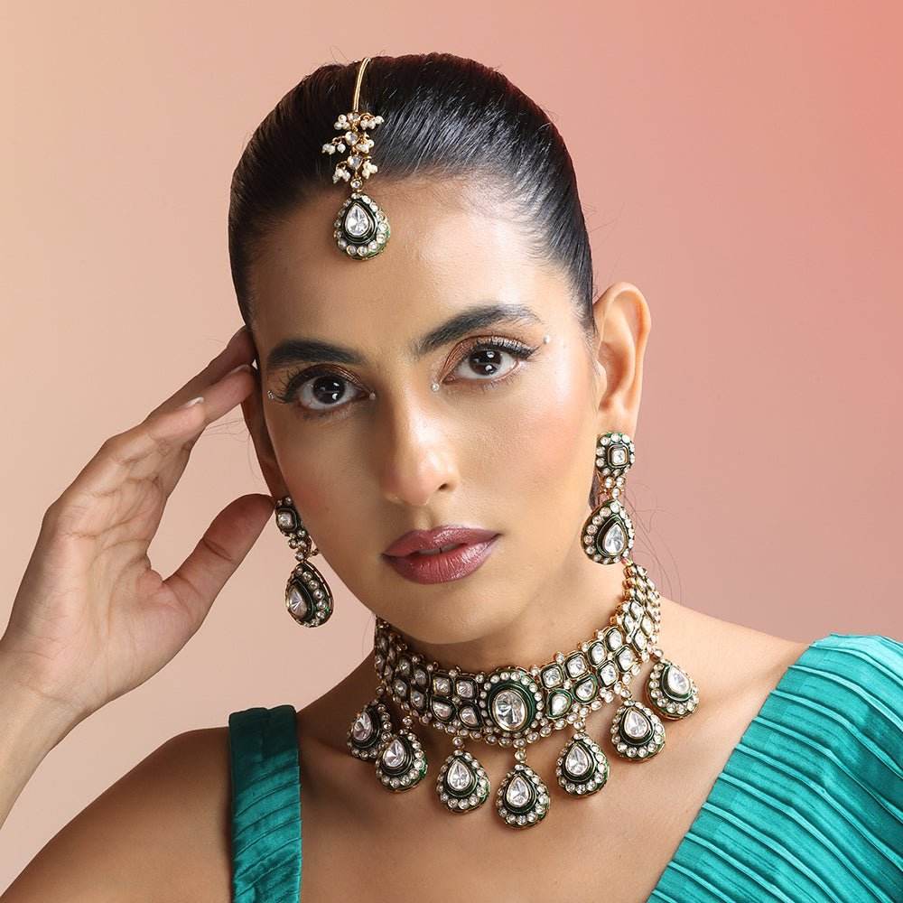 Vintage Kundan Pearl Choker Set – Timeless Bridal Elegance in White and Gold - Auraa Trends