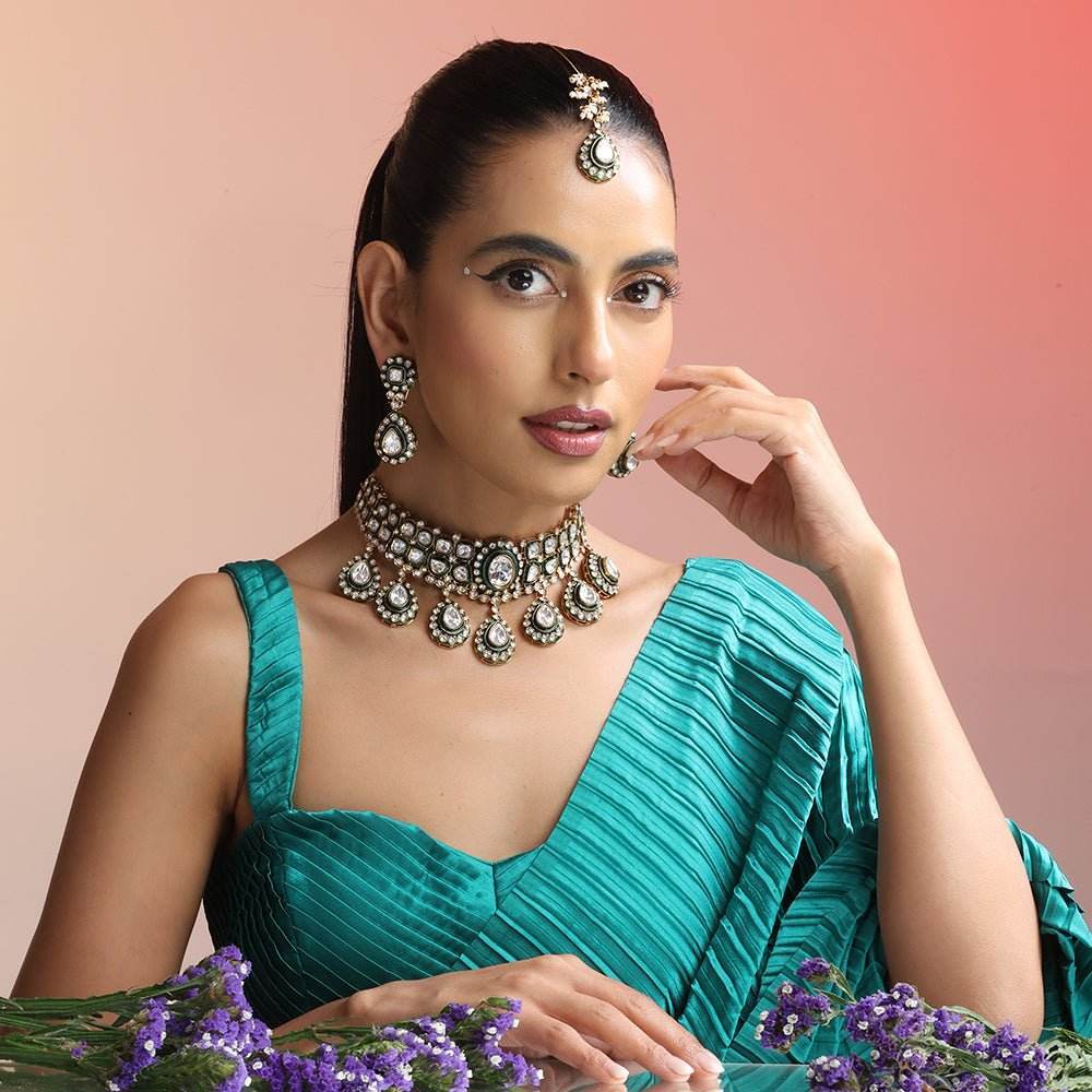 Vintage Kundan Pearl Choker Set – Timeless Bridal Elegance in White and Gold - Auraa Trends