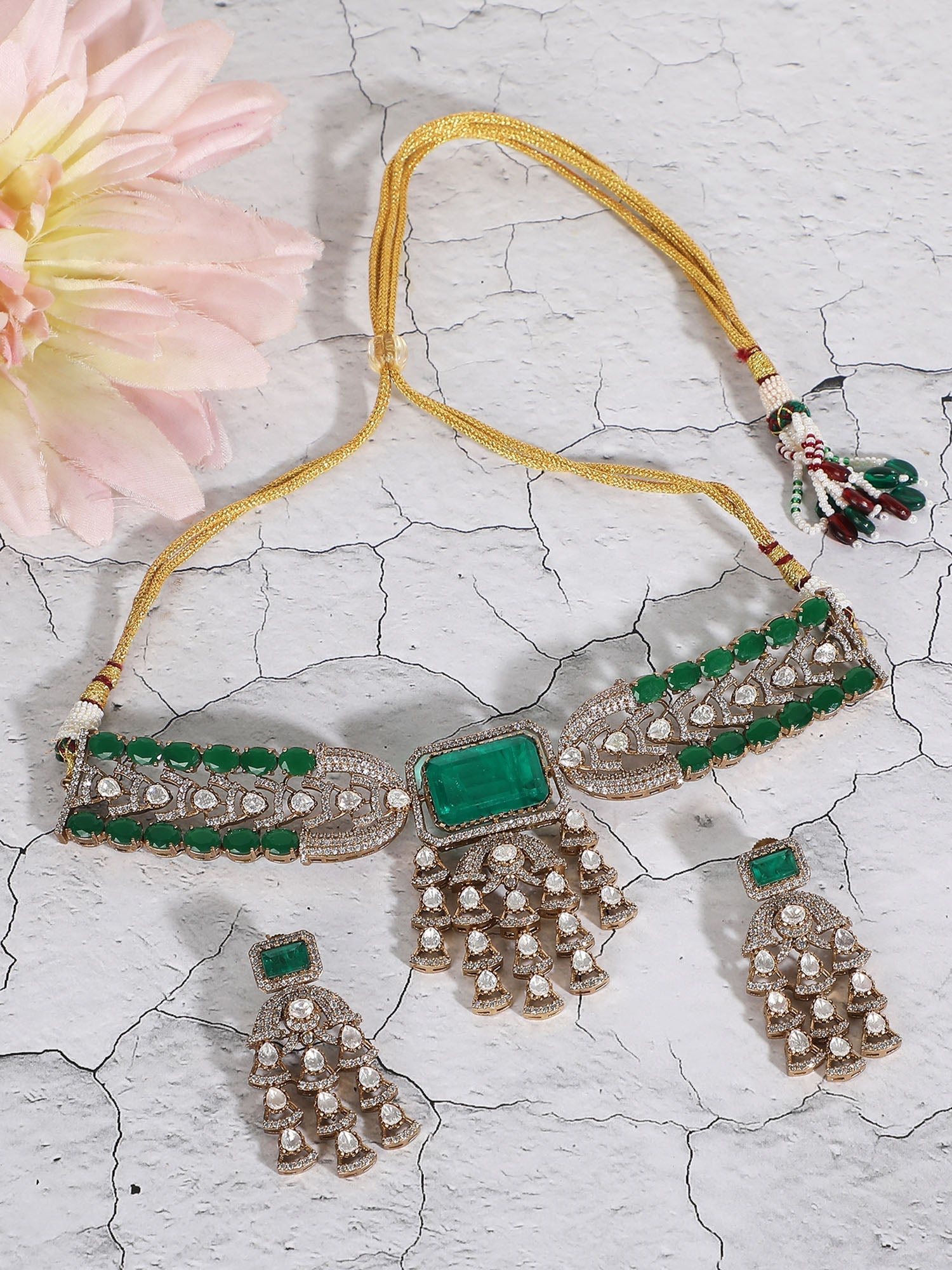 Stone Kaleere - Auraa Trends