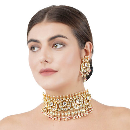 Glamourous Kundan Necklace Set