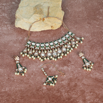 Exquisite Kundan Bridal Necklace Set with Maang Tikka