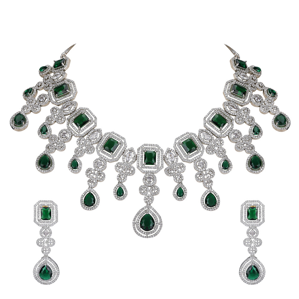 Luxurious Emerald and Diamond-Studded Silver Necklace Set