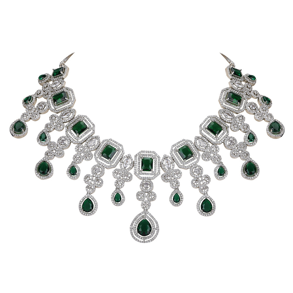 Luxurious Emerald and Diamond-Studded Silver Necklace Set