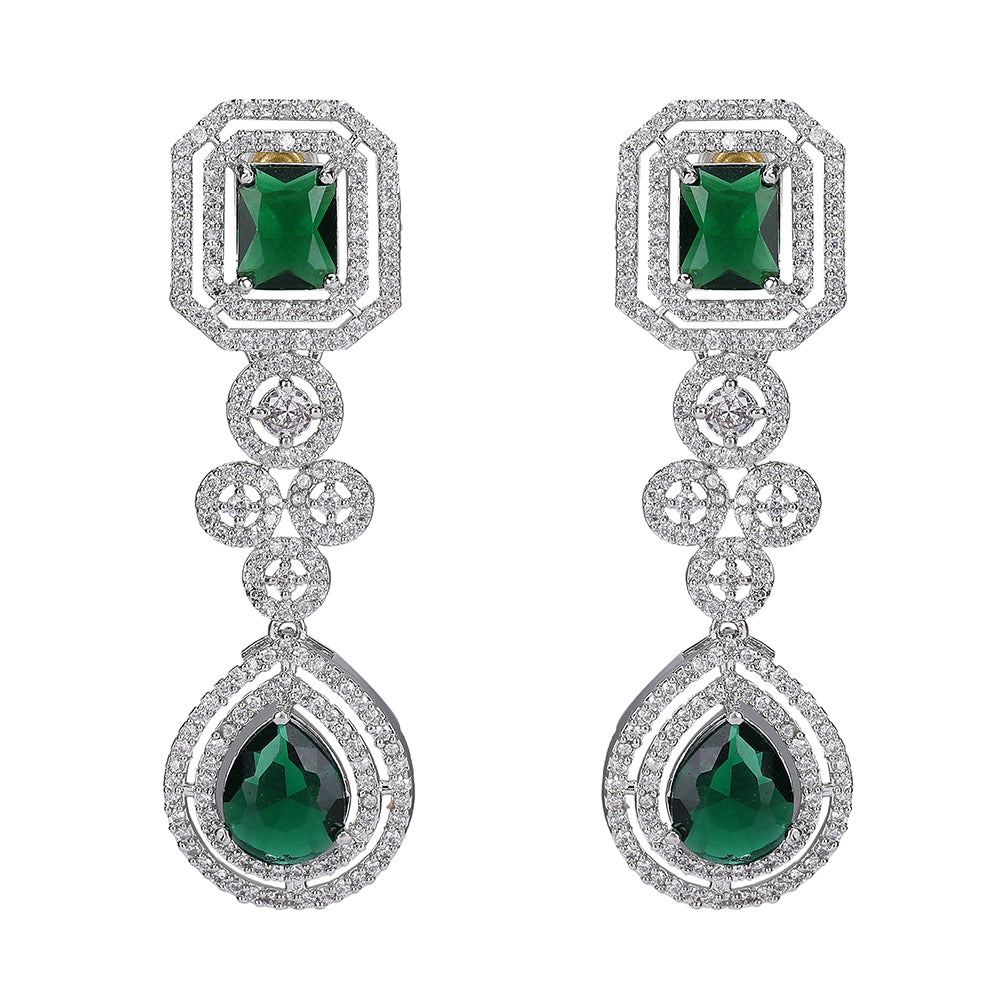 Luxurious Emerald and Diamond-Studded Silver Necklace Set