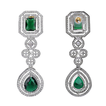 Luxurious Emerald and Diamond-Studded Silver Necklace Set