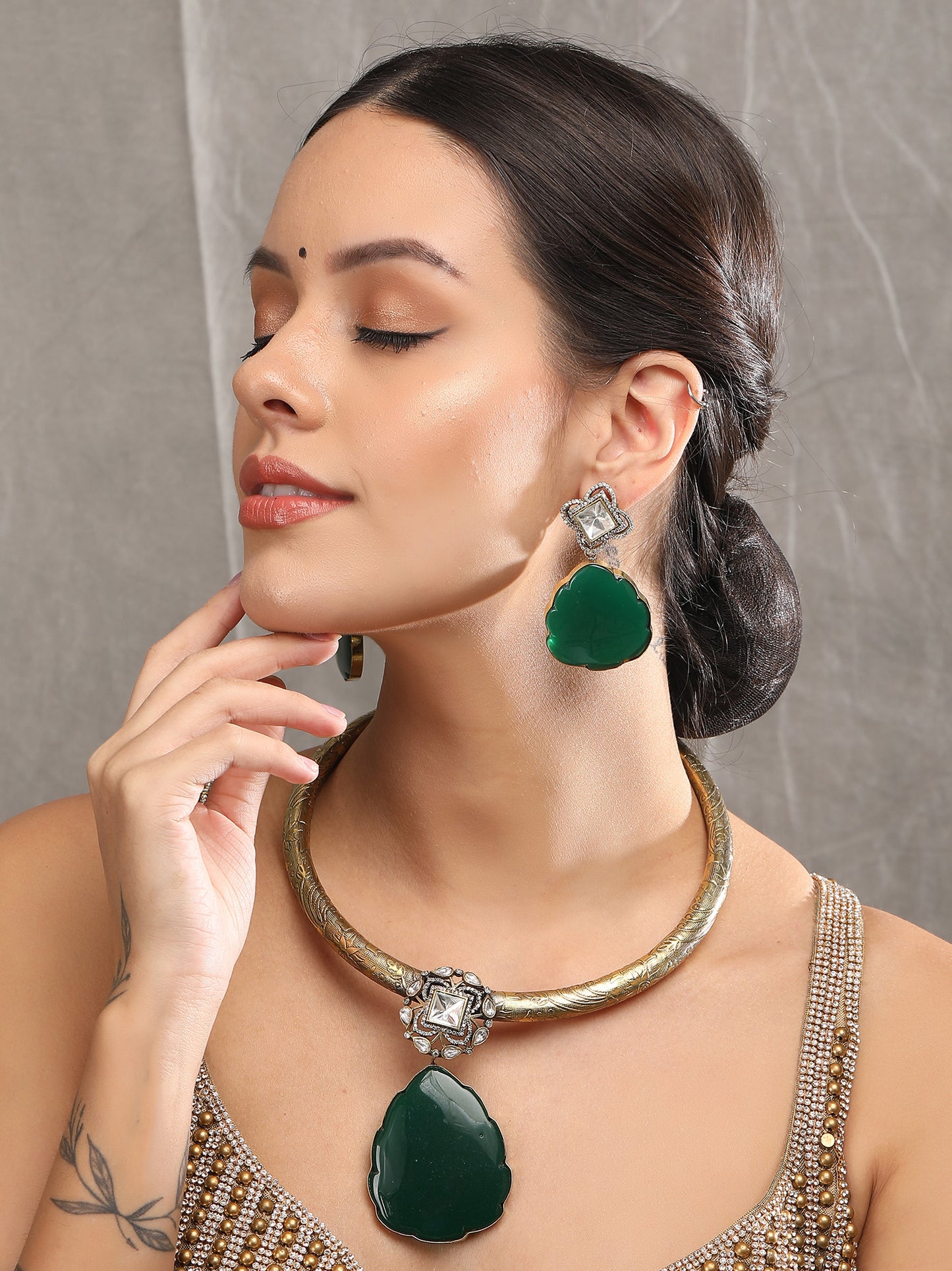 Elegant Green Kundan-Polki Gold-Toned & White Gold Plated Handcrafted Necklace Set