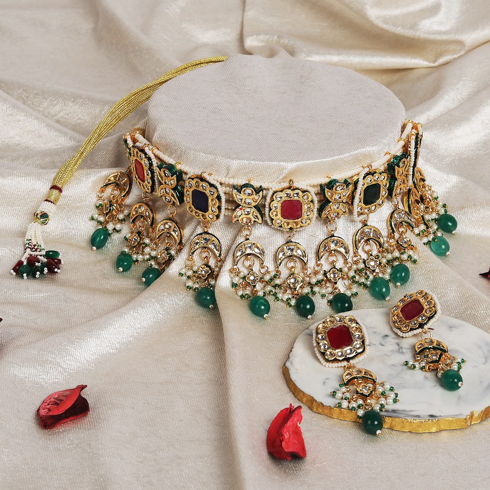 Lustrous Gold Plated Kundan Choker Necklace Set
