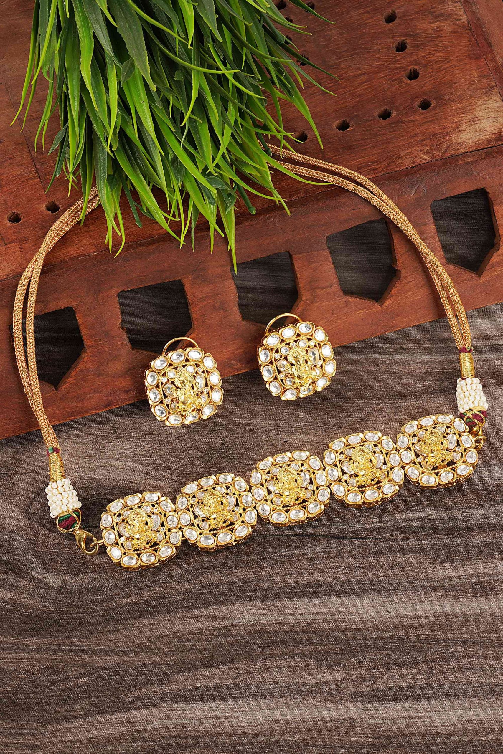 Illuminating Gold Plated Kundan Choker Necklace Set