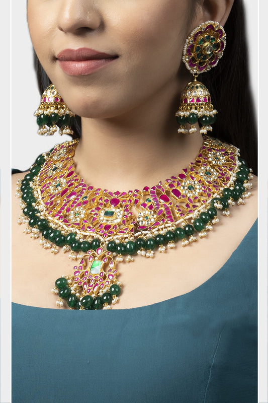 Mesmerizing Gold Plated Kundan Necklace Set