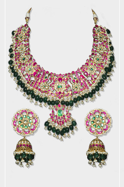 Mesmerizing Gold Plated Kundan Necklace Set